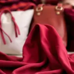 Kolor burgundowy a bordowy: jakie są różnice i zastosowania?