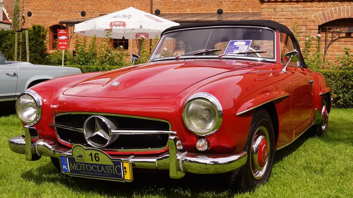 odpryski_po_kamieniach_na_masce_jak_szybko_i_tanio_zabezpieczyc_auto_przed_korozja (foto)